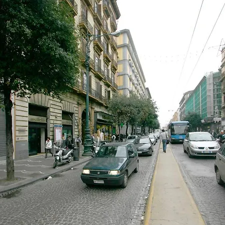 Al Centro E Meglio Alojamento de Acomodação e Pequeno-almoço Nápoles